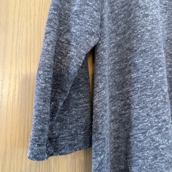 We The Free V-Neck Heather Gray Side Slit Tunic Fitted Arm / Small - Picture 2 of 10